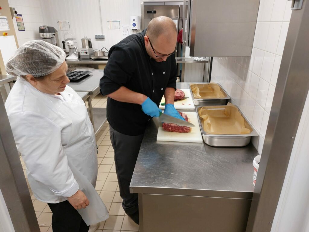 L'équipe d'Itiner'Air Gourmand en cuisine